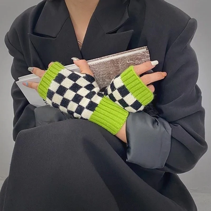 CheckerboardGloves – Stay warm all winter long and free from hand warmers - Image 10