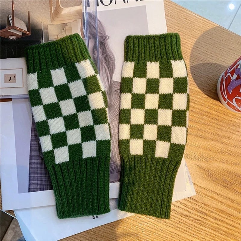 CheckerboardGloves – Stay warm all winter long and free from hand warmers - Image 6