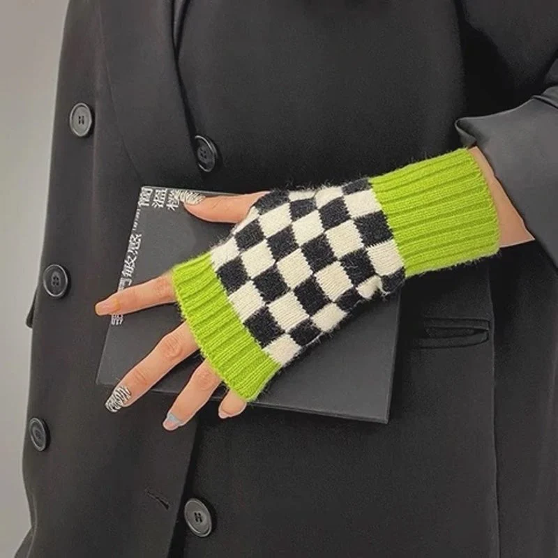 CheckerboardGloves – Stay warm all winter long and free from hand warmers - Image 8