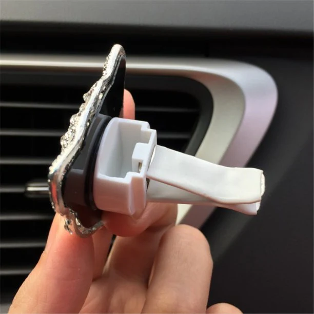 GlamVibe - Elegant Car Air Vent Clip That Keeps the Air Fresh Forever - Image 3