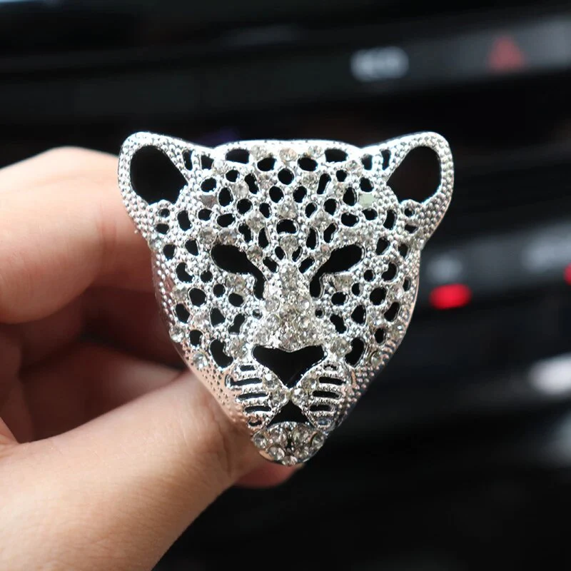 GlamVibe - Elegant Car Air Vent Clip That Keeps the Air Fresh Forever - Image 4