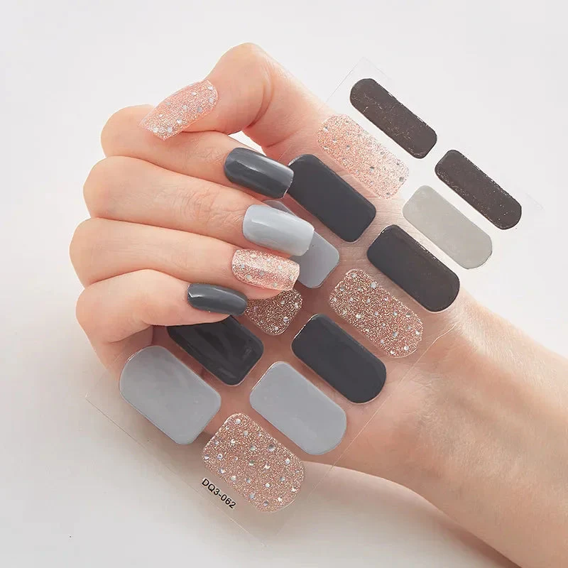GlitzNail – Christmas Nails in Minutes, No Salon Needed - Image 14