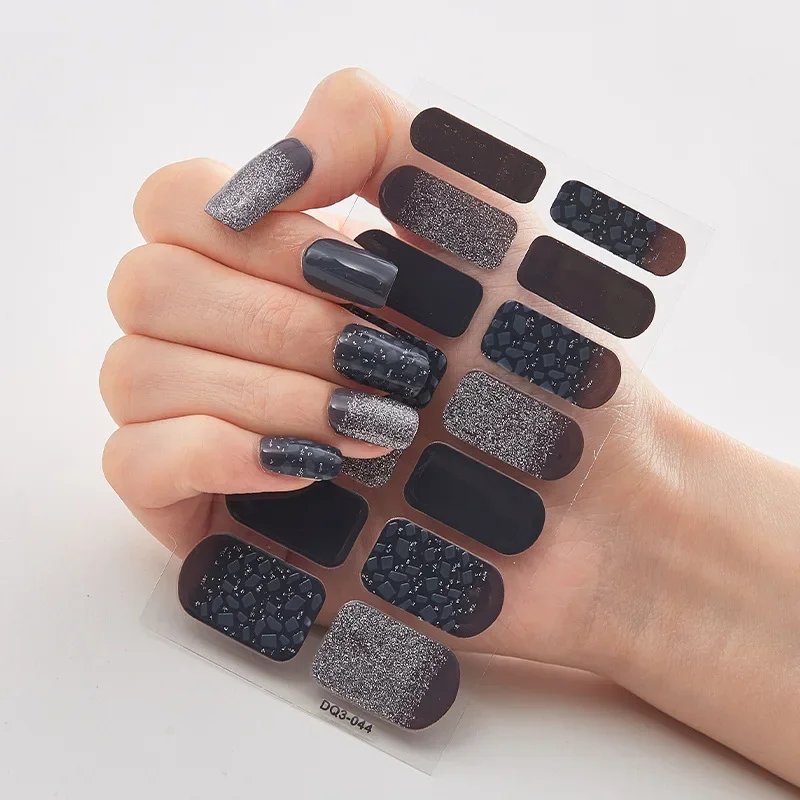 GlitzNail – Christmas Nails in Minutes, No Salon Needed - Image 35