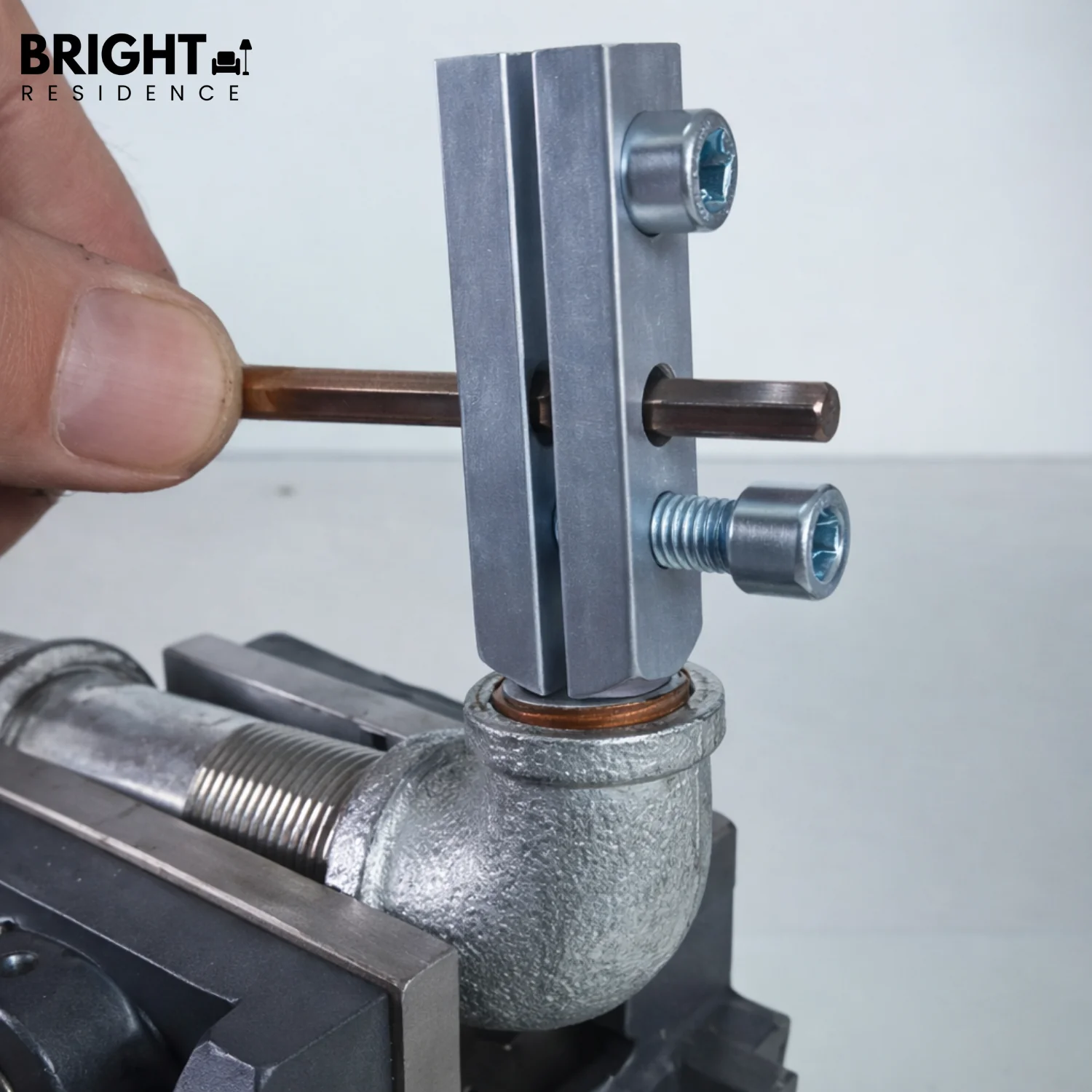 HandyTool - Effortlessly Remove Stuck Screws Without Damage - Image 5