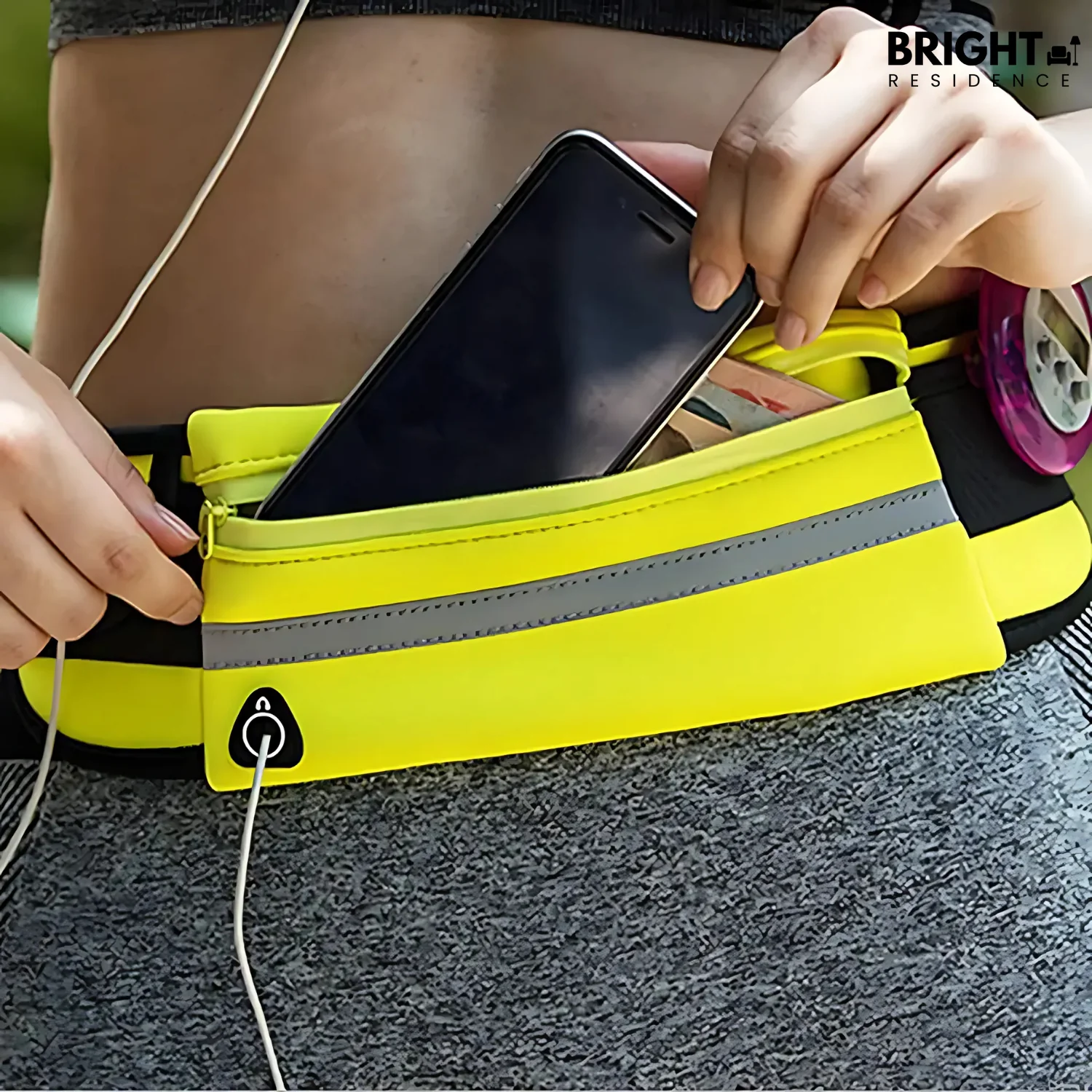 1+1 FREE | RunMate - The perfect belt bag for sports, travel & everyday life - Image 3