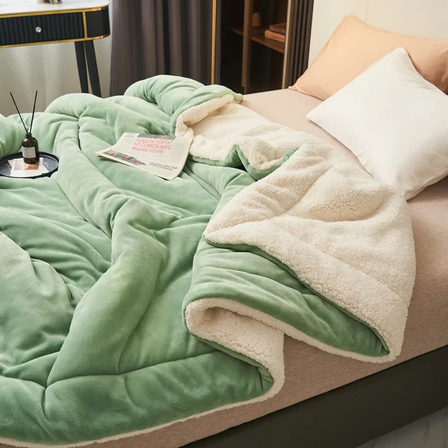 SoftHug - Luxurious Warm Fleece Winter Blanket - Image 5